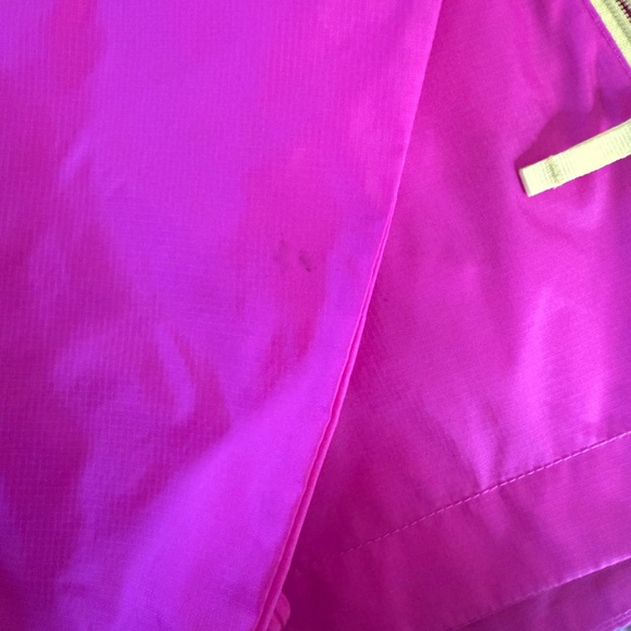 North face windbreaker - Picture 3 of 4